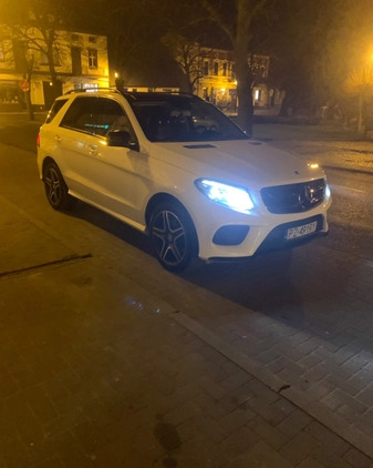 Mercedes-Benz GLE cena 166000 przebieg: 212600, rok produkcji 2015 z Kostrzyn małe 79